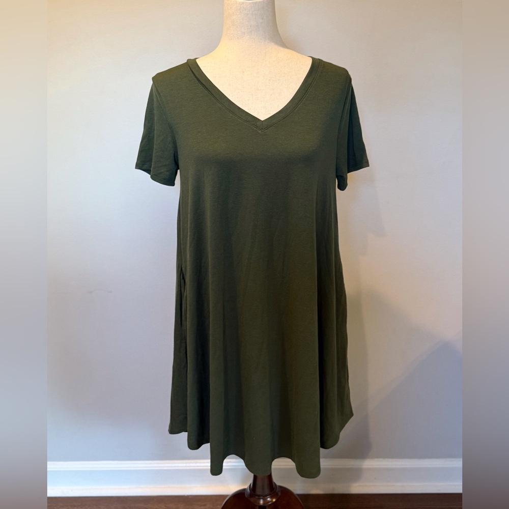 Zenana Premium Green Short Sleeve V Neck Pocket Dress Size Medium